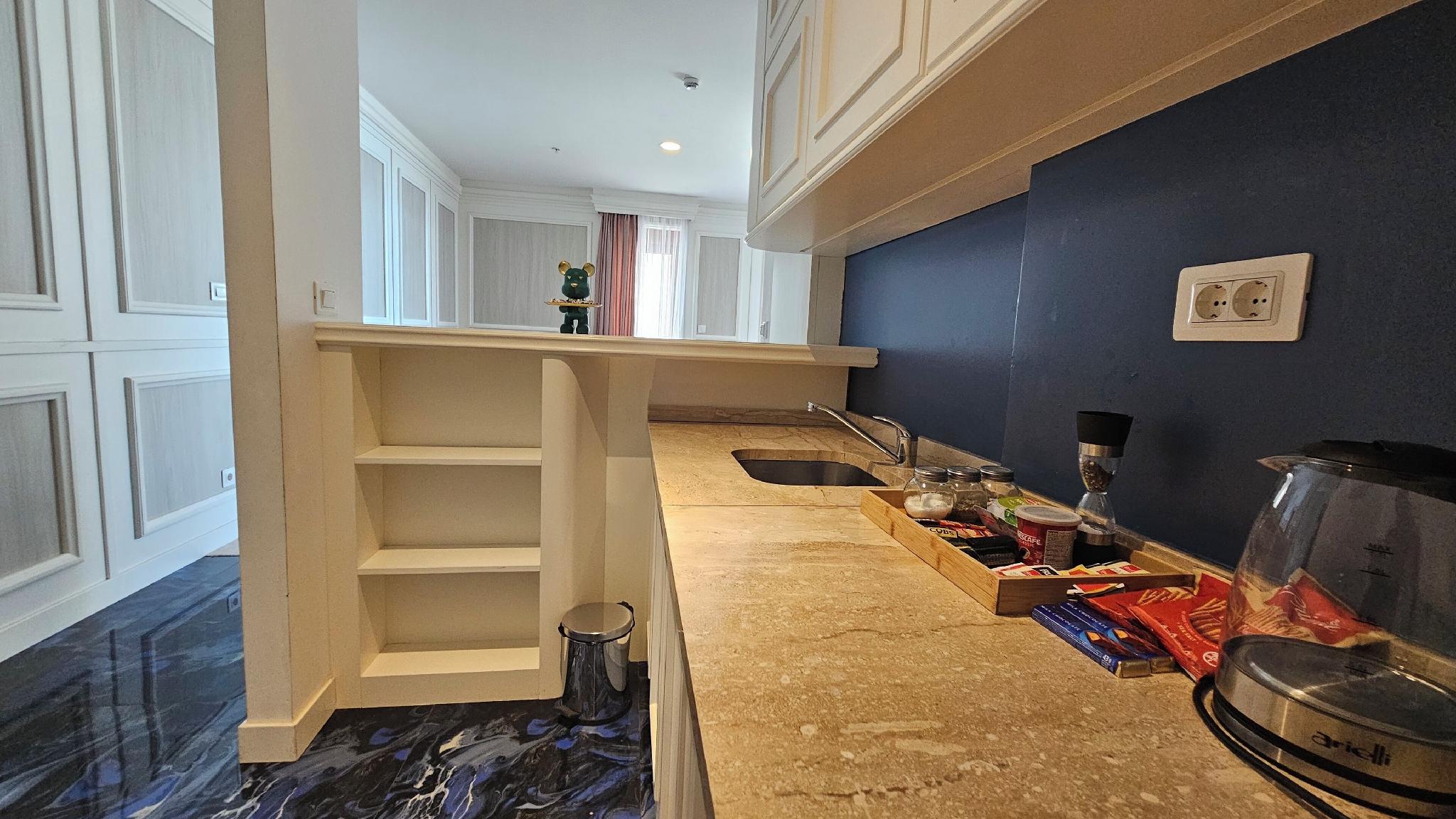 Royalis Suites 27/32