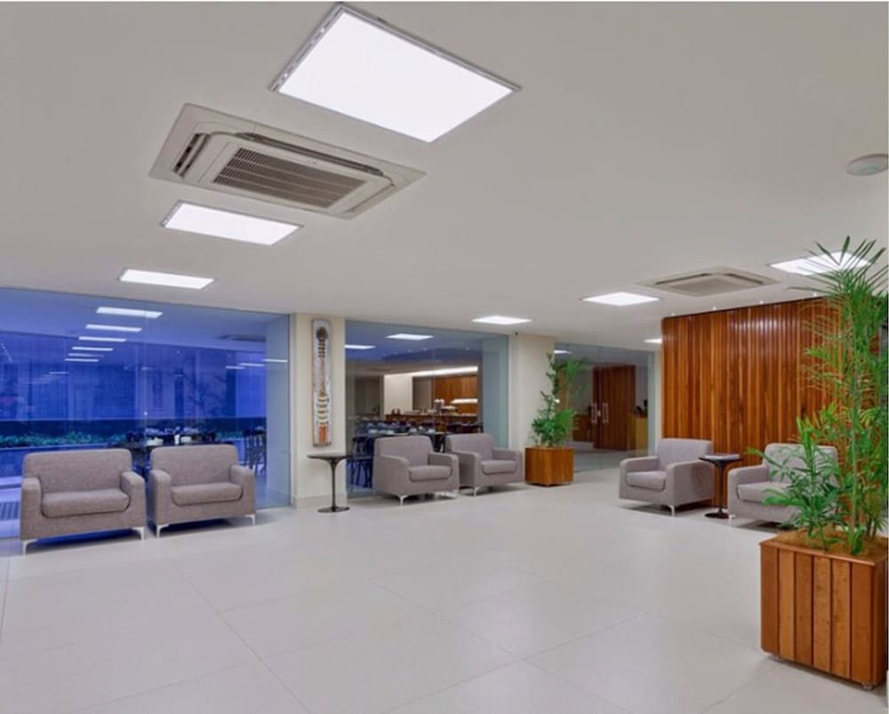 Ibis Styles Belem Hangar 7/69