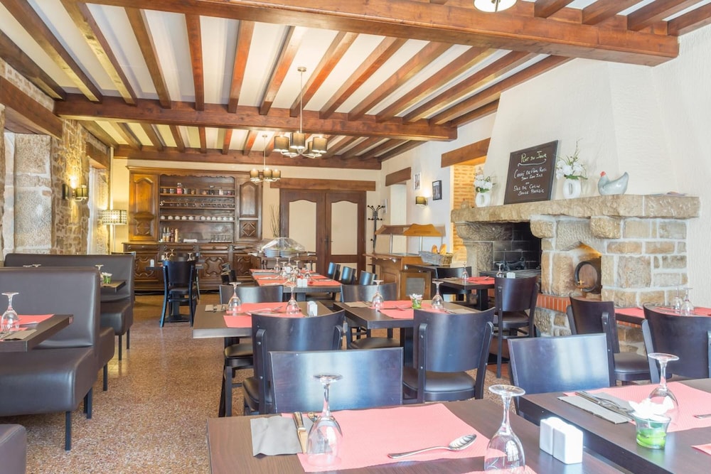 HOTEL LE BOURGOGNE 39/50
