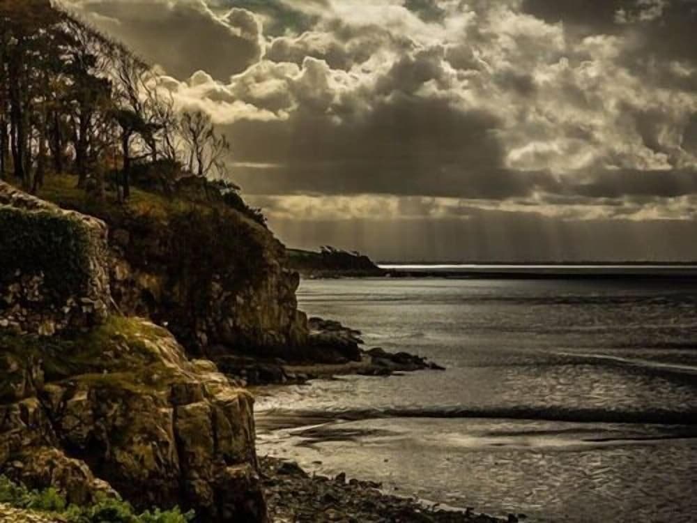 The Silverdale Hotel 38/46