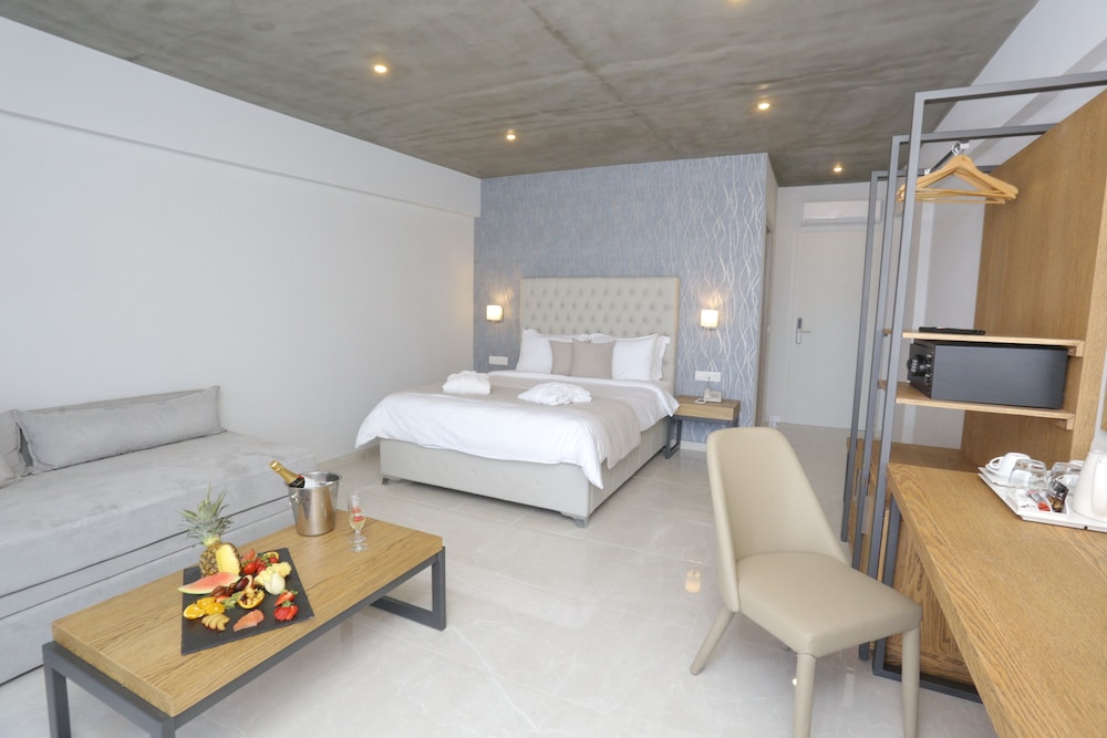 JUNIOR SUITE, DELUXE, QUEEN BED, PANORAMIC SEA VIEW, PRIVATE POOL