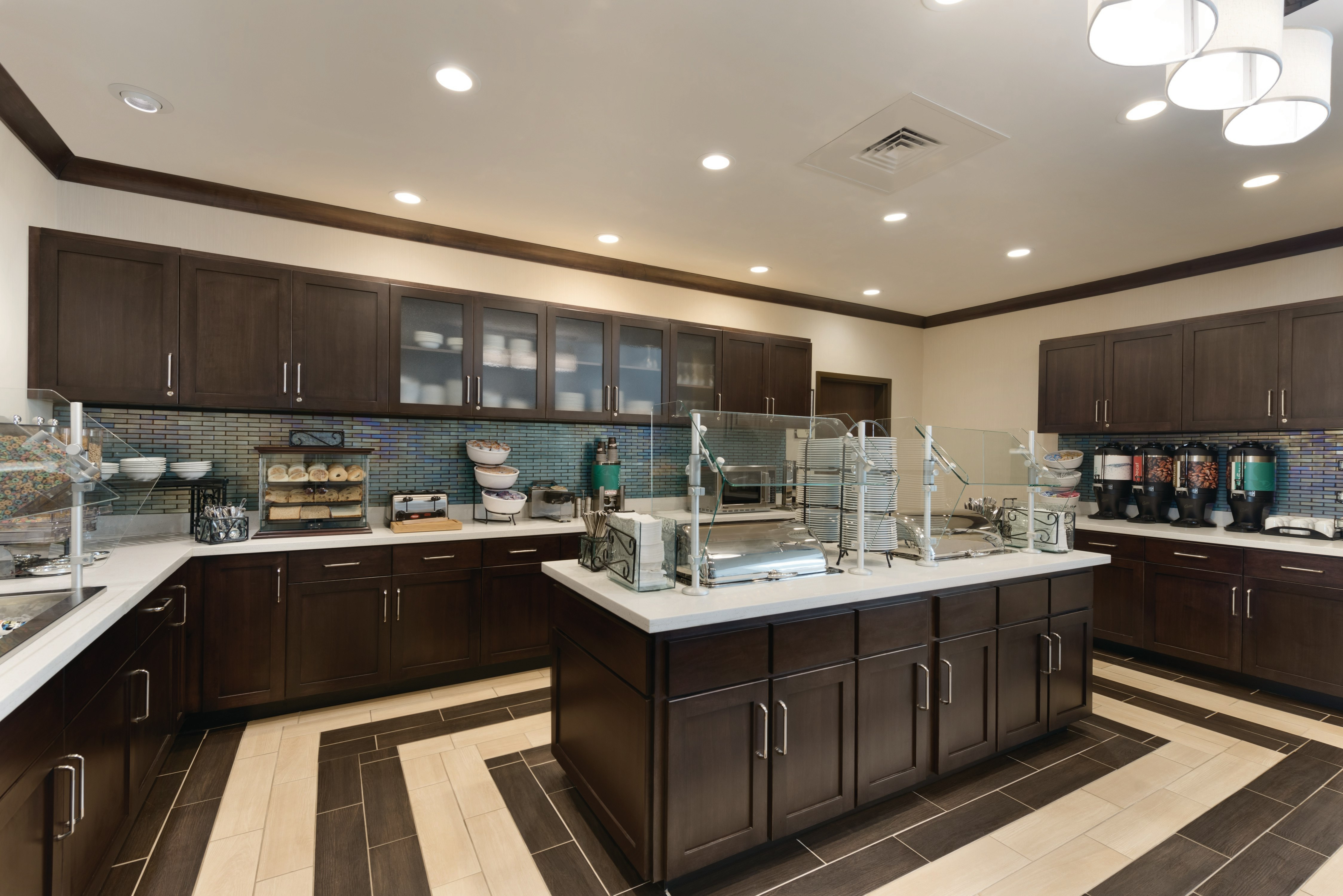 Homewood Suites By Hilton Mobile I 65 Airport Blvd 14/23