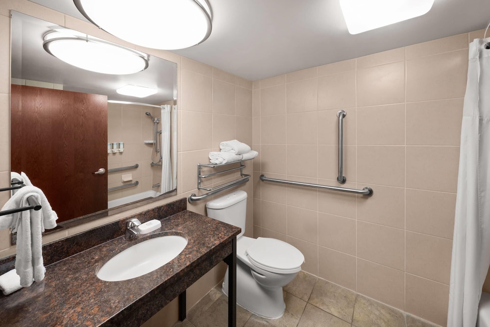 Heritage Inn Suites San Antonio Airpt, Trademark by Wyndham 59/60