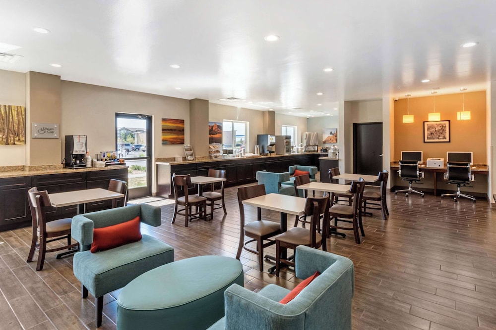 MainStay Suites Denver International Airport 26/44