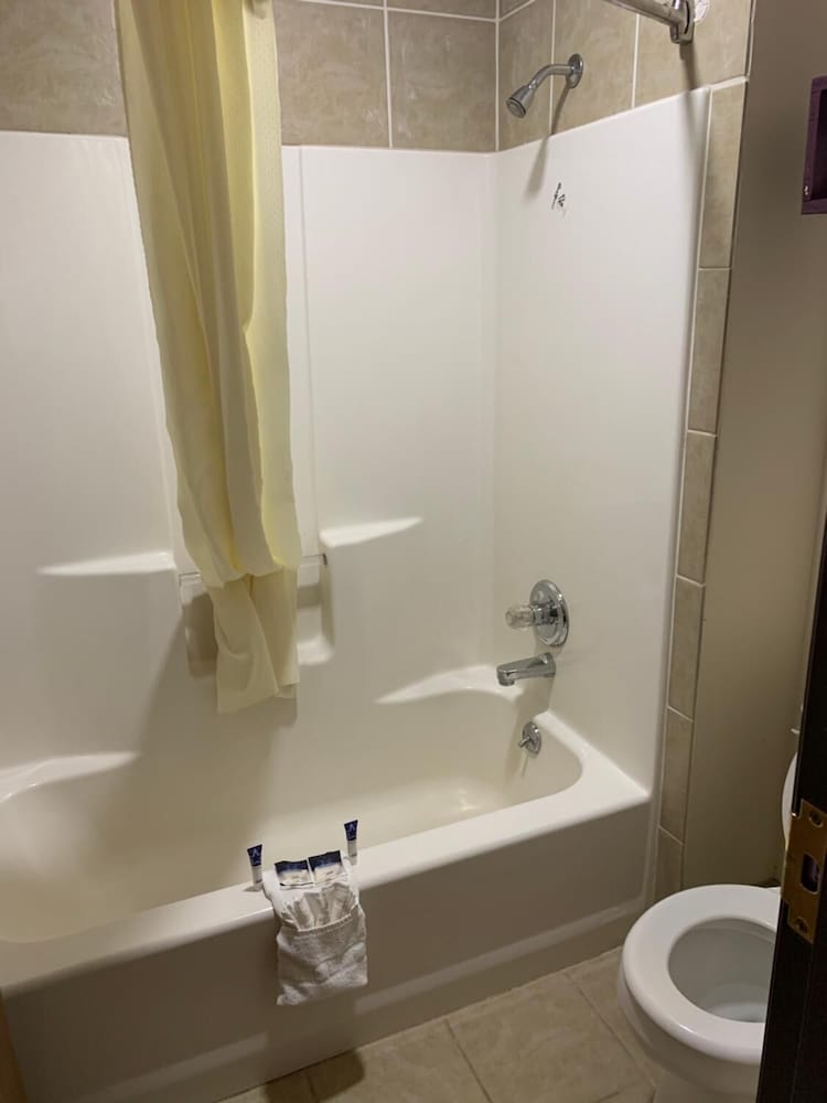 Americas Best Value Inn Gaylord 22/42