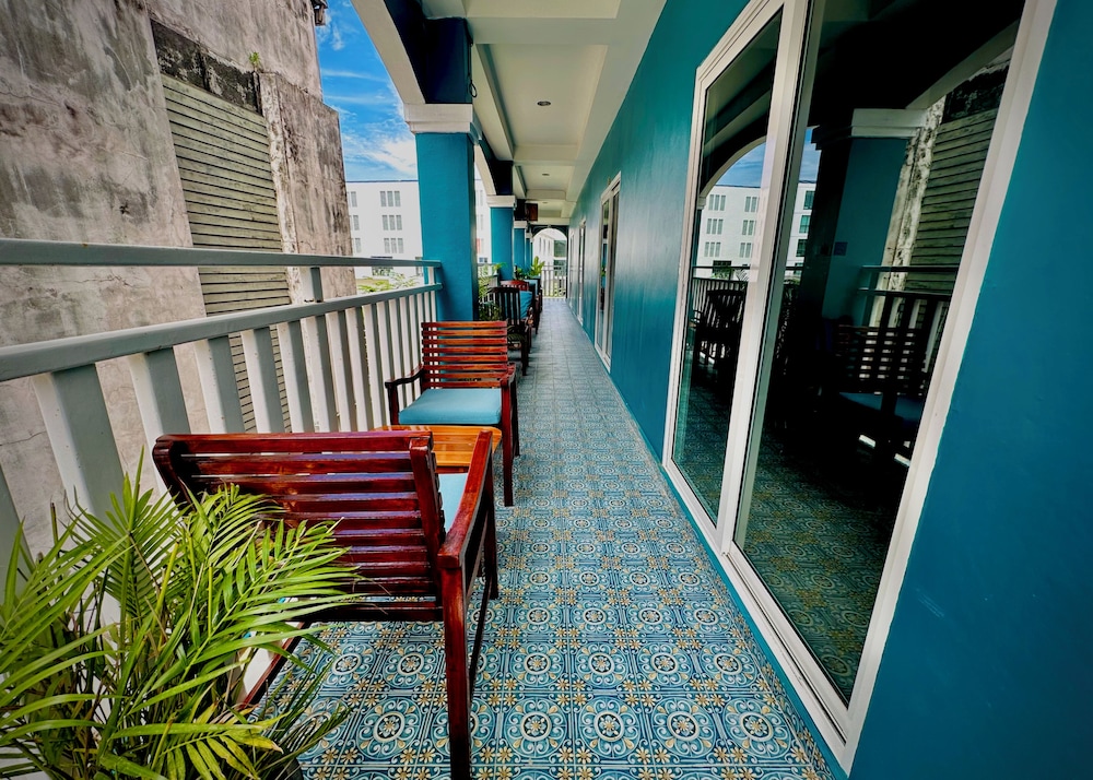Sugar and Spice Inn 45/48