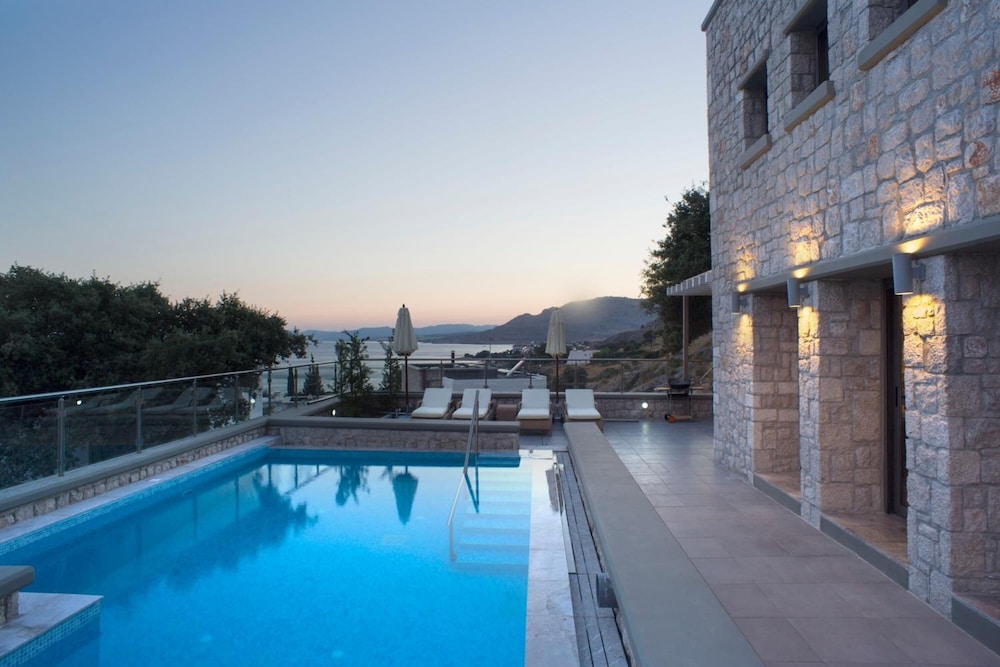 Blue Dream Luxury Villas 37/60