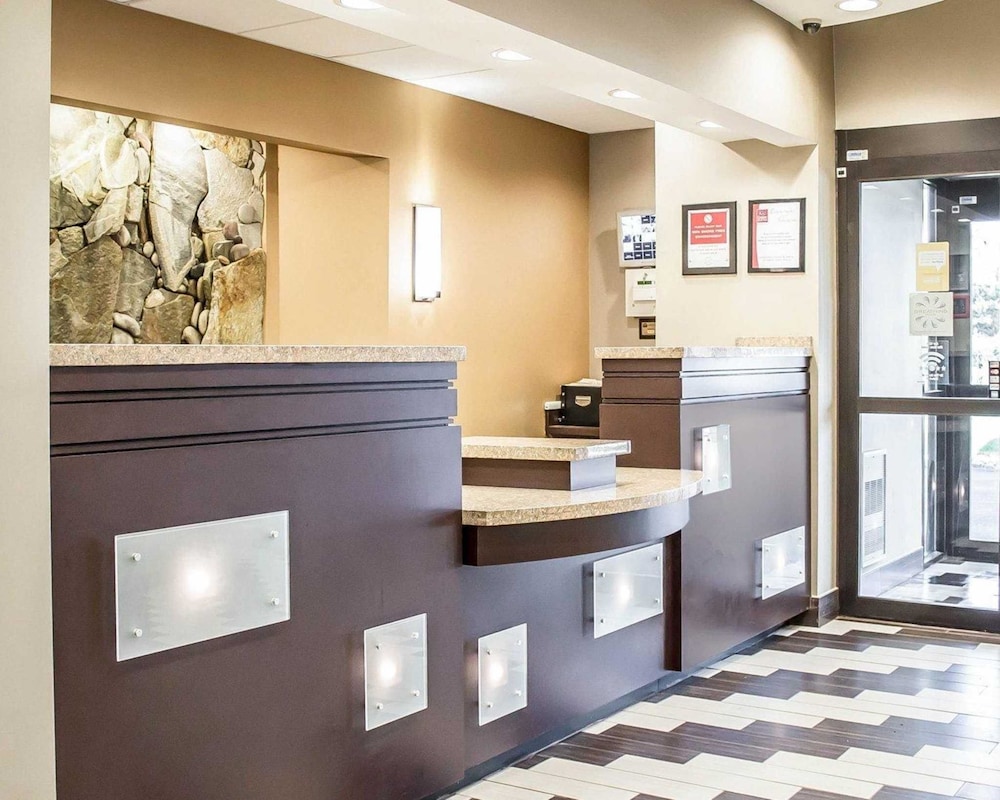 Comfort Suites Perrysburg - Toledo South 6/49
