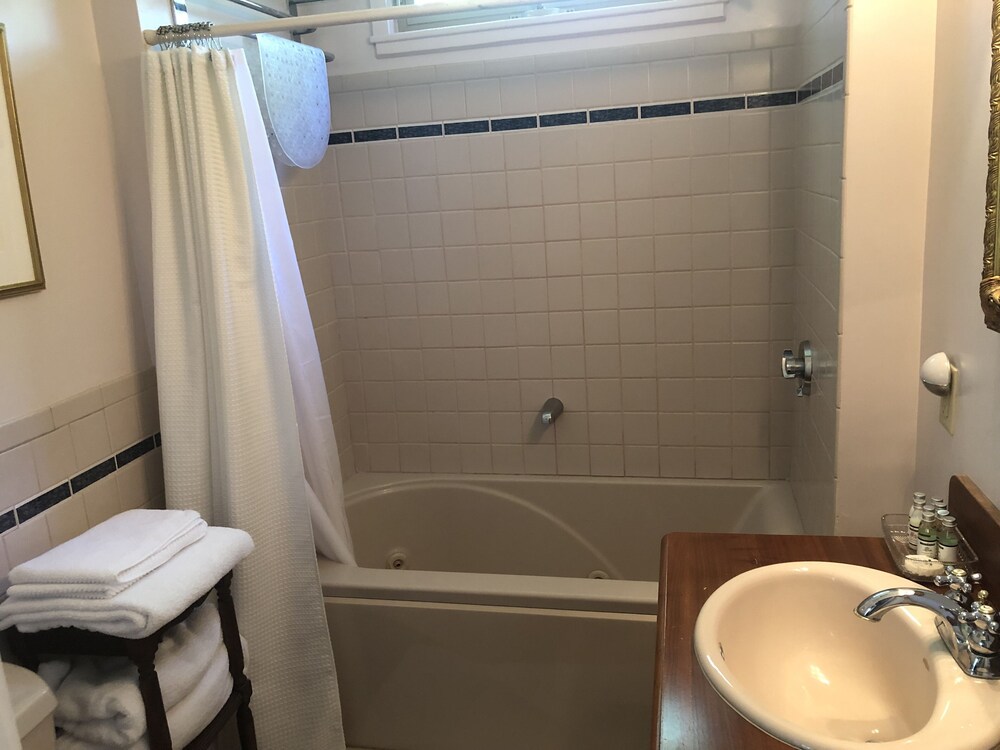 Delano Homestead Bed & Breakfast 18/64