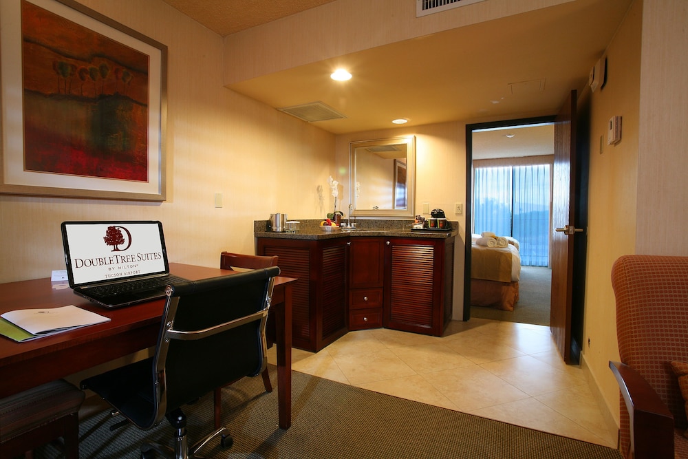 DoubleTree Suites by Hilton Tucson Airport 12/67