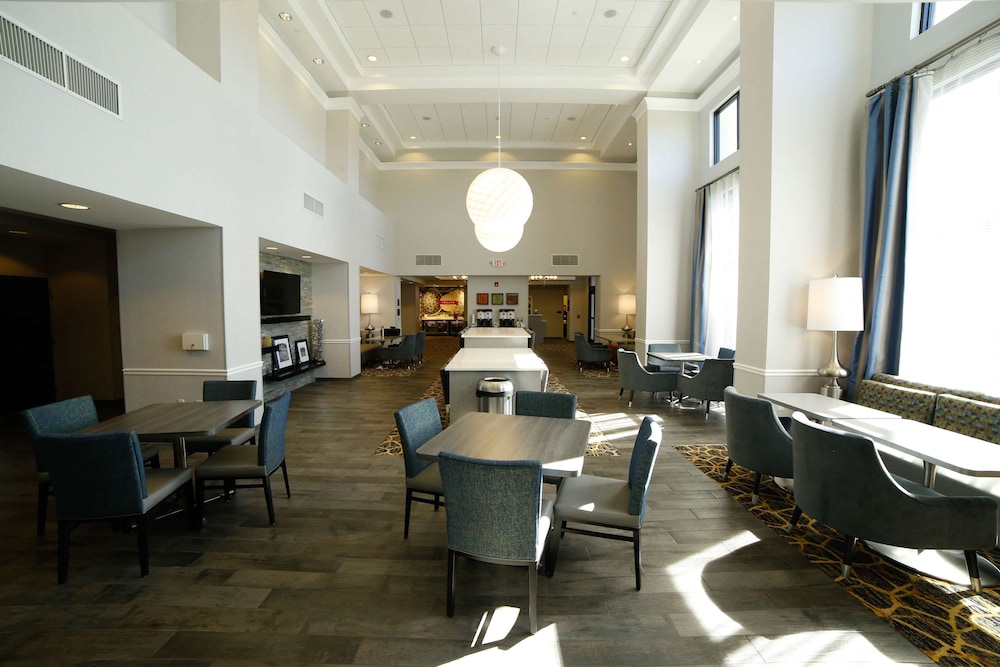 Hampton Inn Suites Forest City Nc 37/43