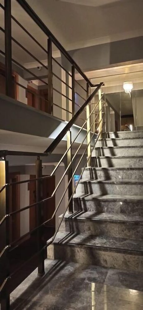Ak Life Hotel & Suit 27/39