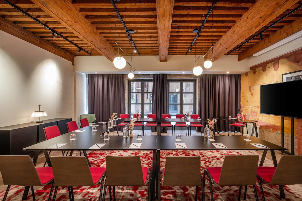 Cour des Loges Lyon, A Radisson Collection Hotel 74/79