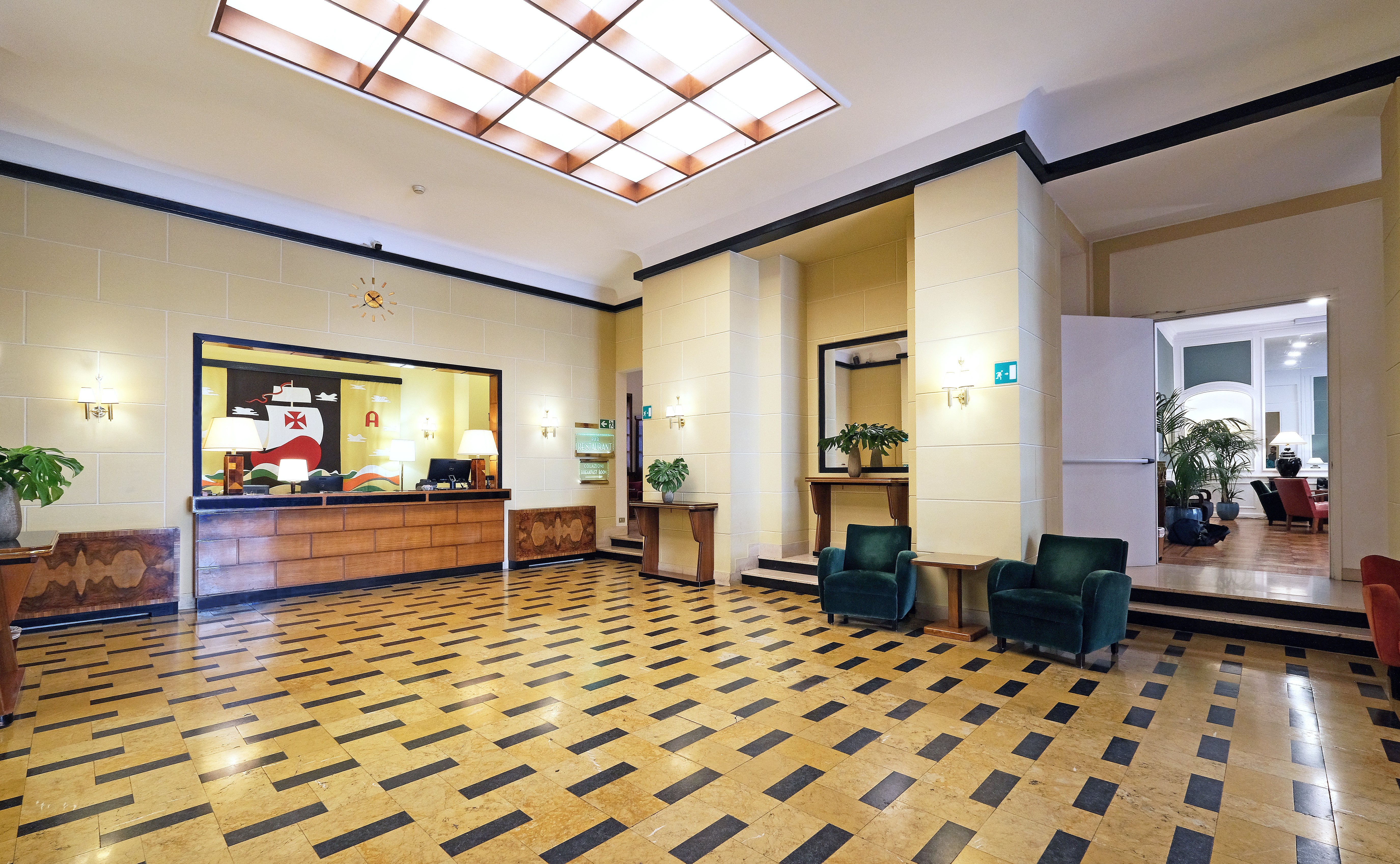 Lobby at Bettoja Hotel Atlantico, ROME