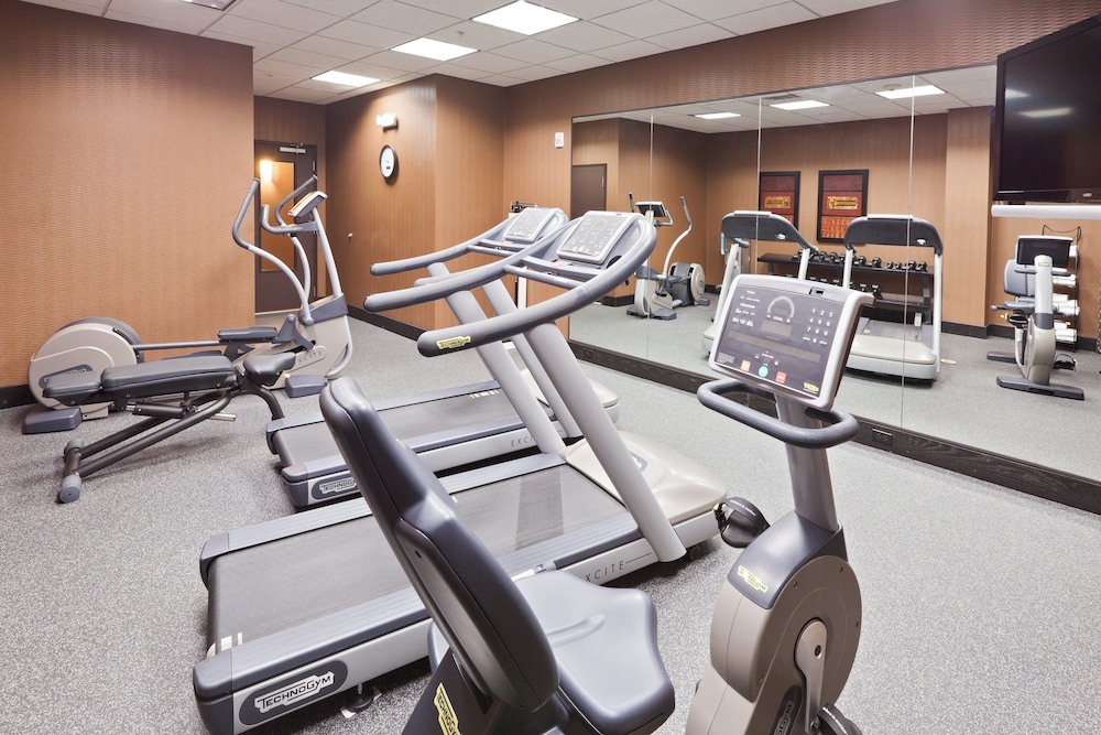 Holiday Inn Hotel & Suites Tulsa South 33/56
