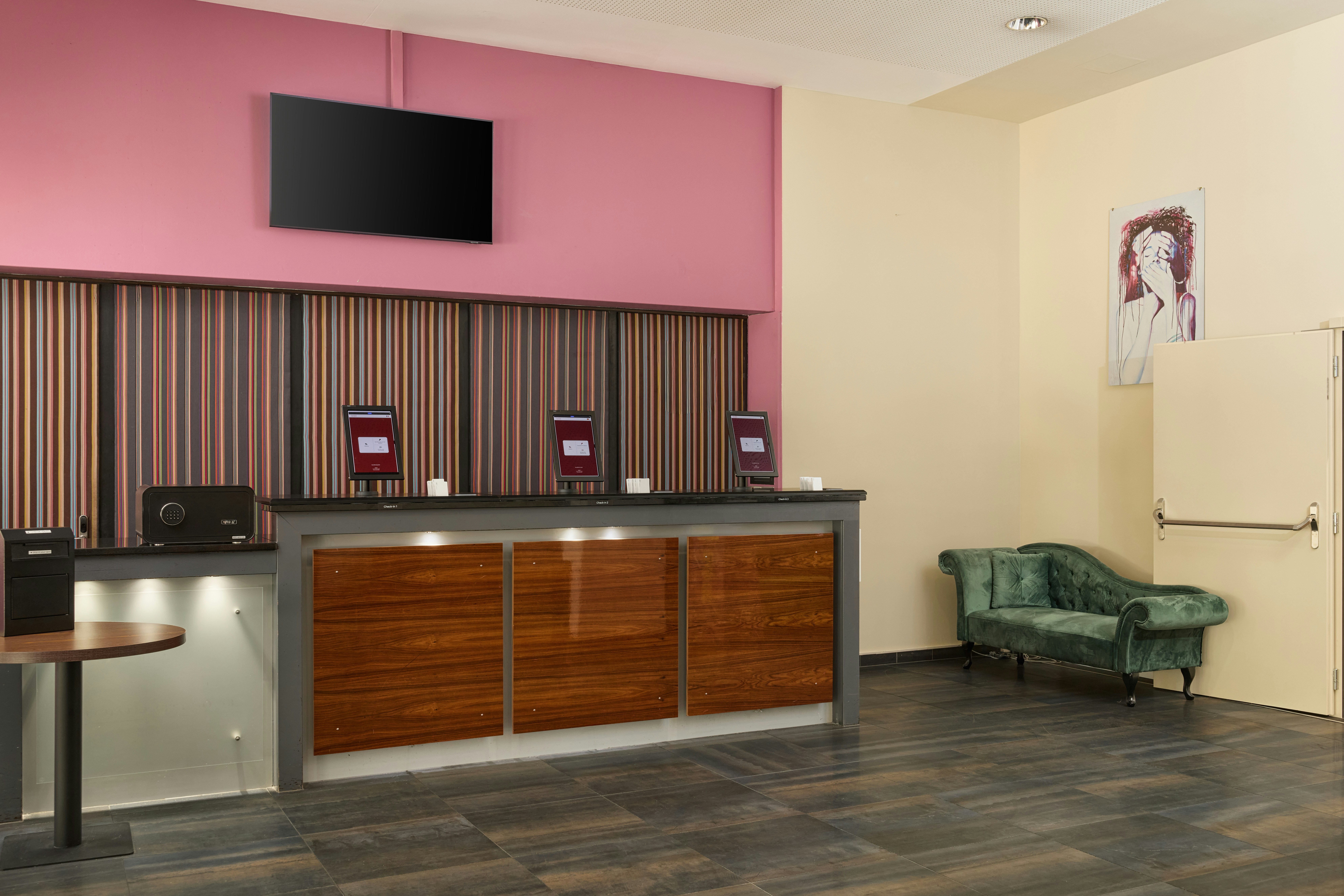 Neuchatel City Hotel 3/13