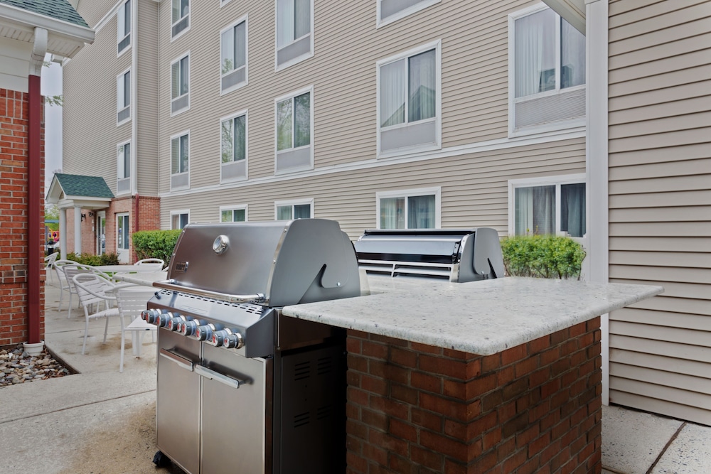 HILTON GARDEN INN SALT LAKE CITY AIRPORT 57/77