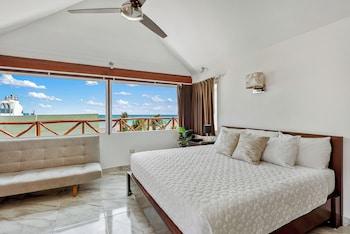 Single, Partial Ocean View