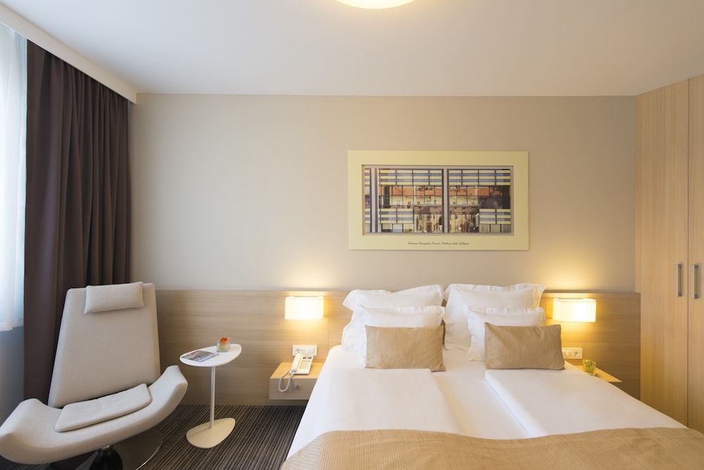 Ahotel Ljubljana 18/31