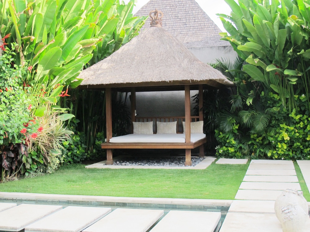 Nyaman Villas 10/34