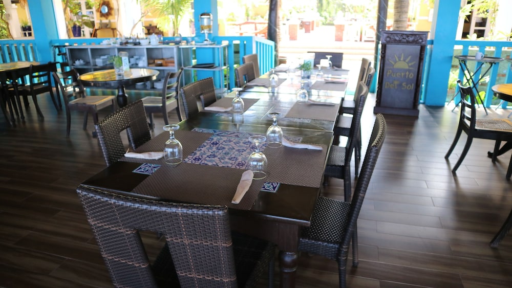 Puerto Del Sol Beach Resort 32/48
