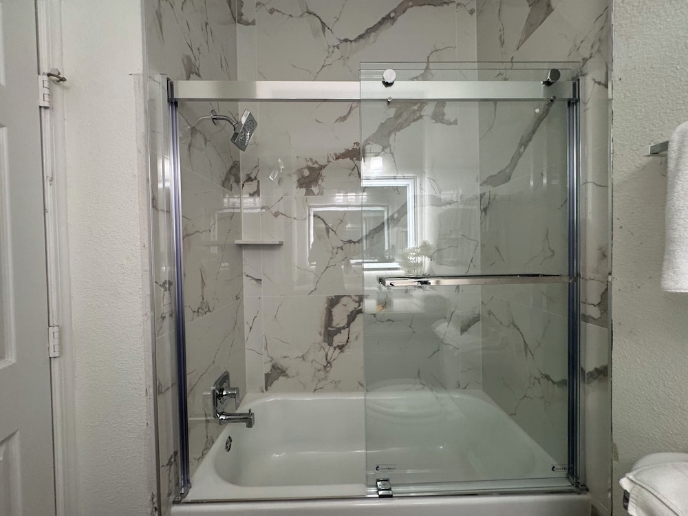 Athens Hotel Suites 66/69