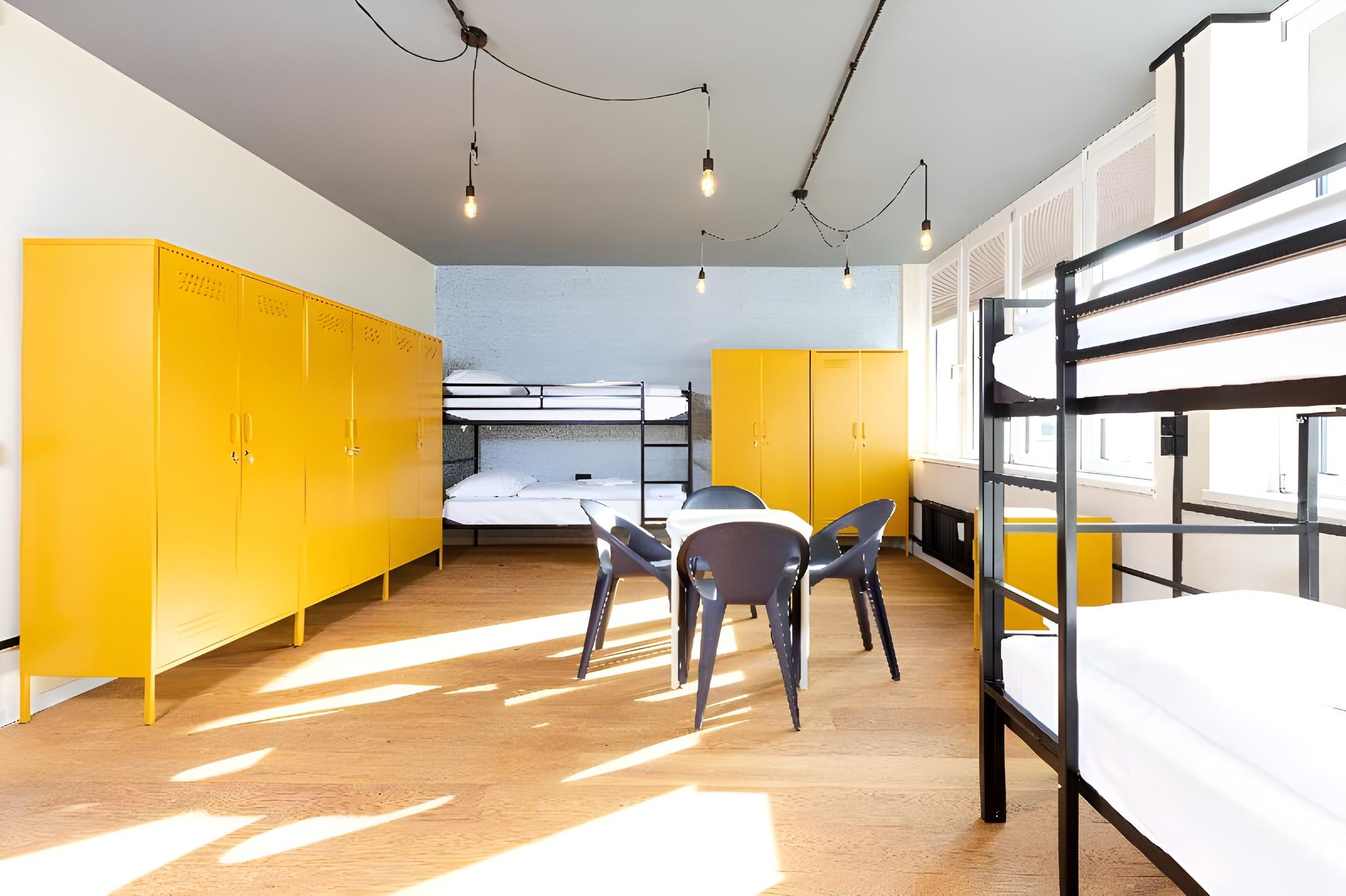 Private, 6 Beds, Shared Bathroom