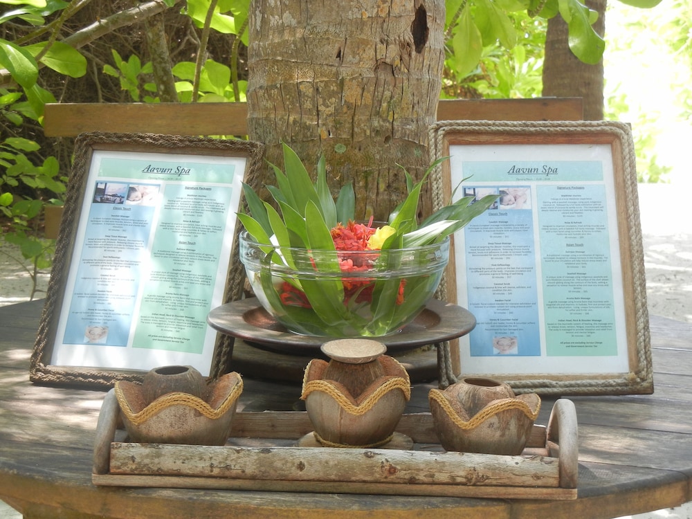 Makunudu Island 33/54