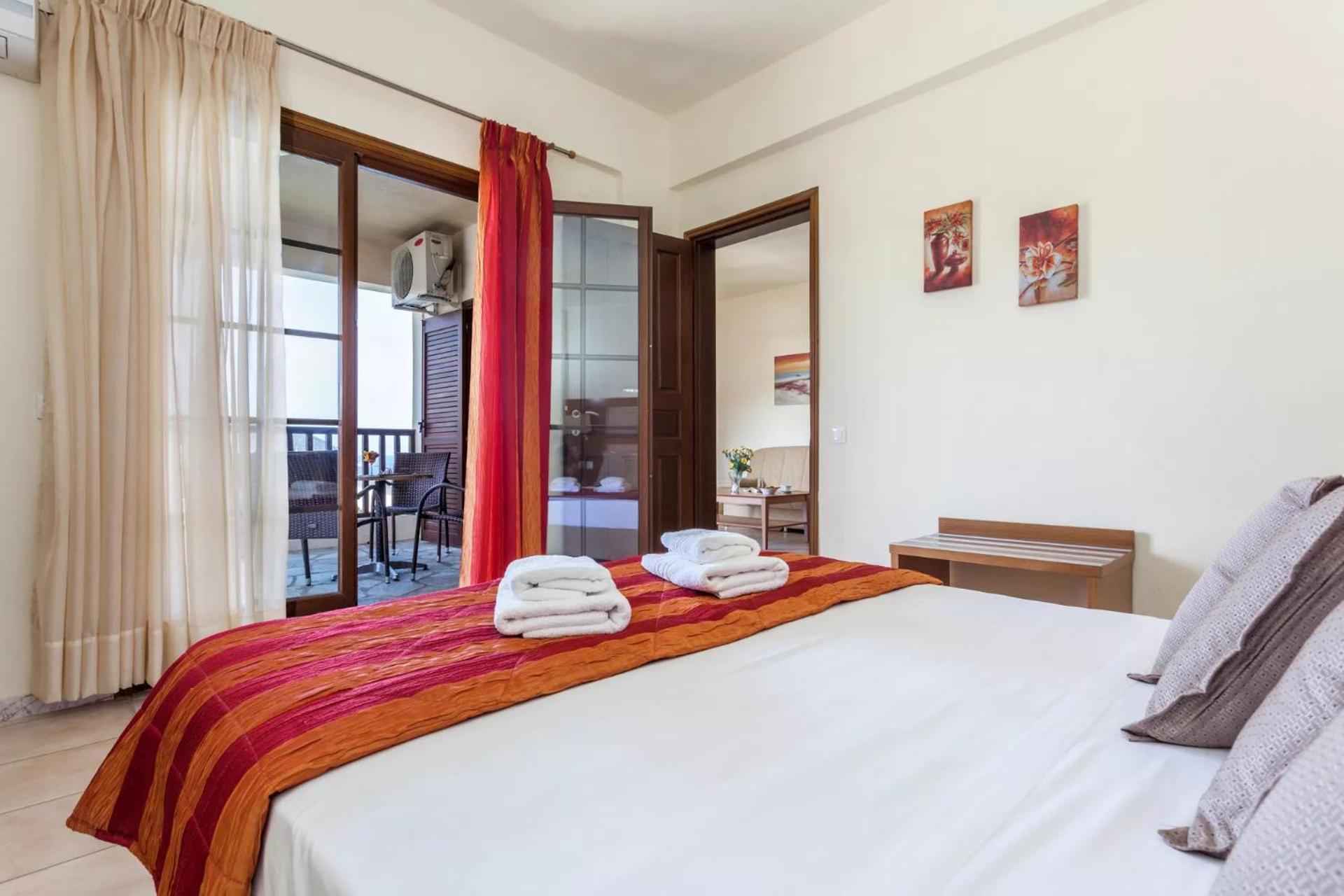 Suite, Apartment