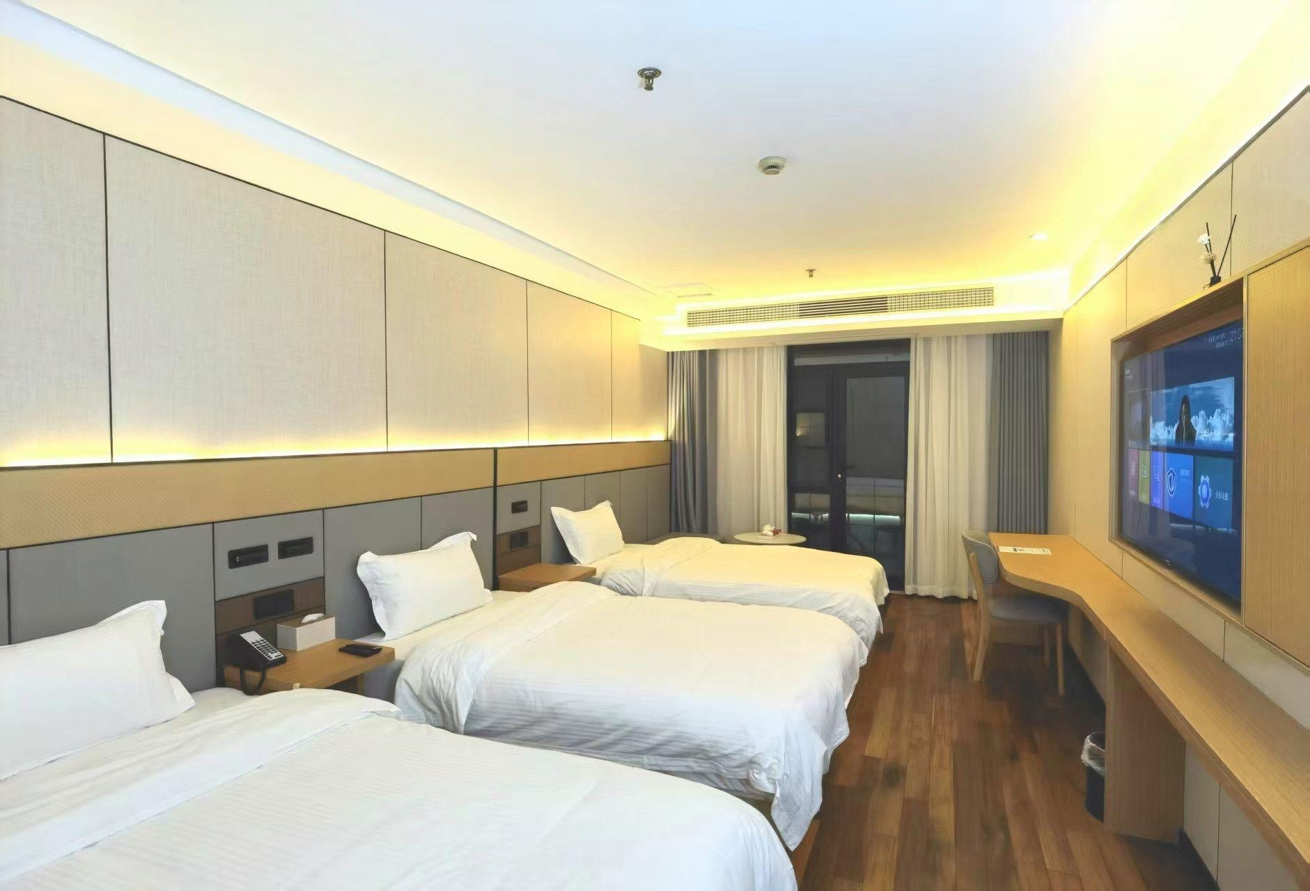 ROOM, TRIPLE
