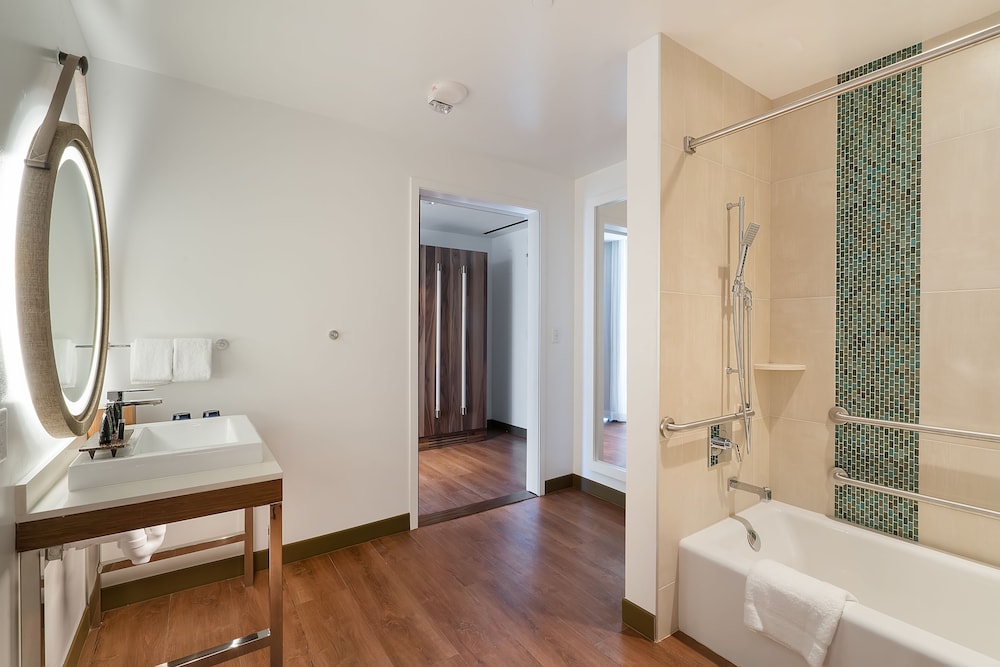 HYATT CENTRIC WAIKIKI BEACH 67/69
