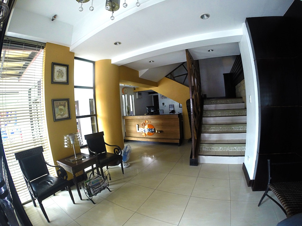 Urban Inn Iloilo 12/65