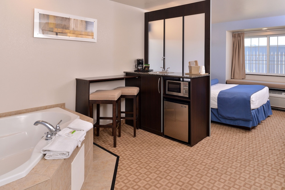 Microtel Inn Suites Klamath Falls 16/26