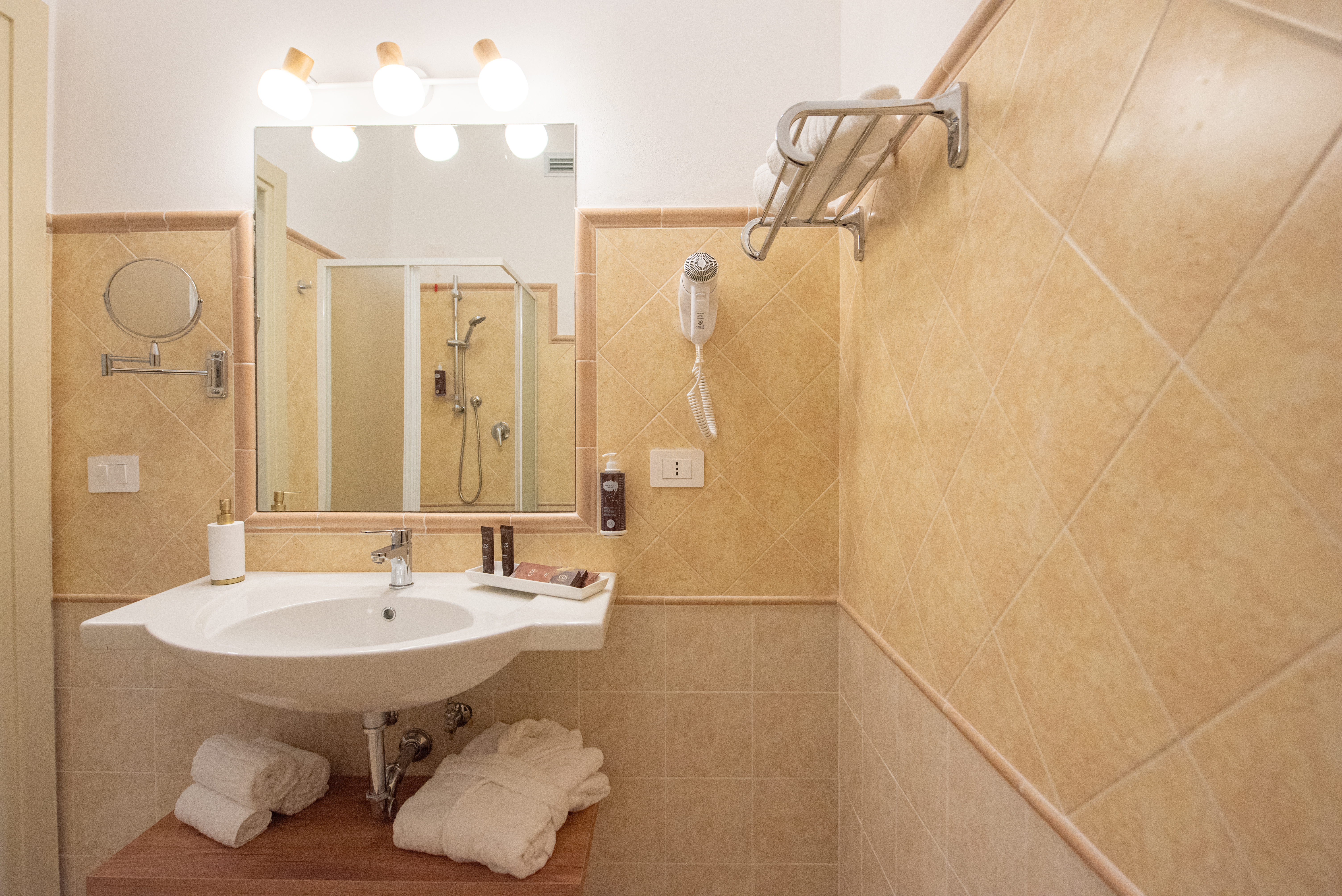 CDS Hotels Ninfe Saracene 75/76