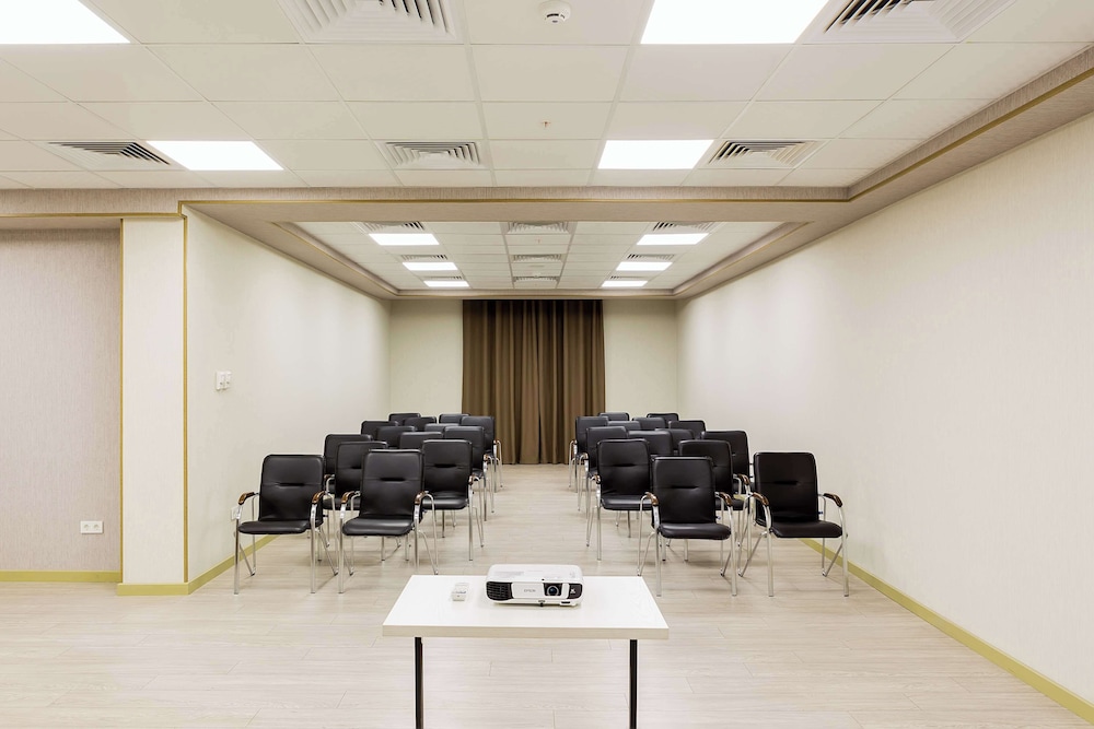 Panarams Tashkent Hotel a Member of Radisson Individuals 39/48