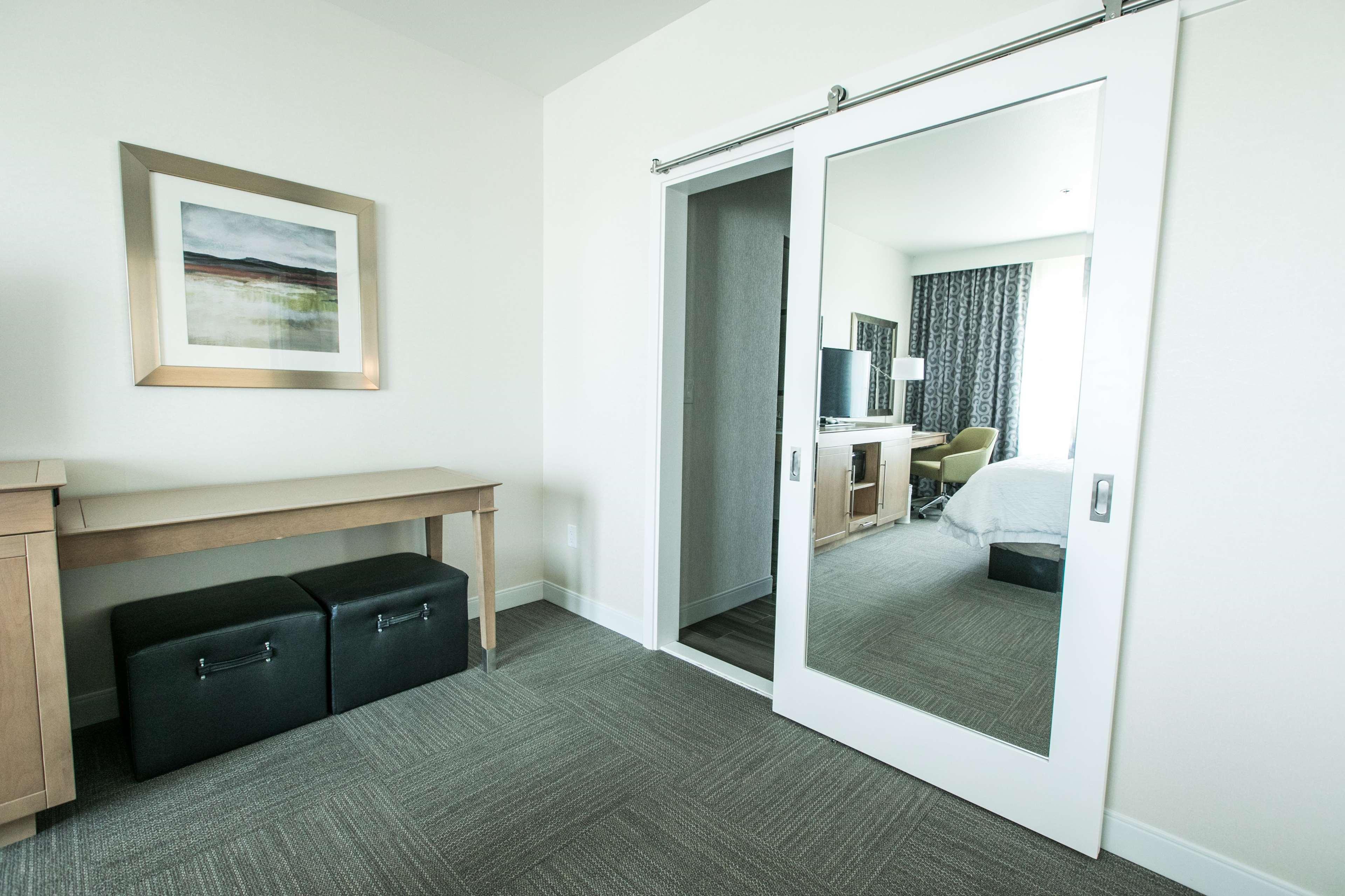 STUDIO, 2 QUEEN BEDS, BALCONY, ACCESSIBLE