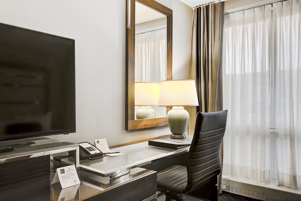 Le Cantlie Suites Hotel 52/56