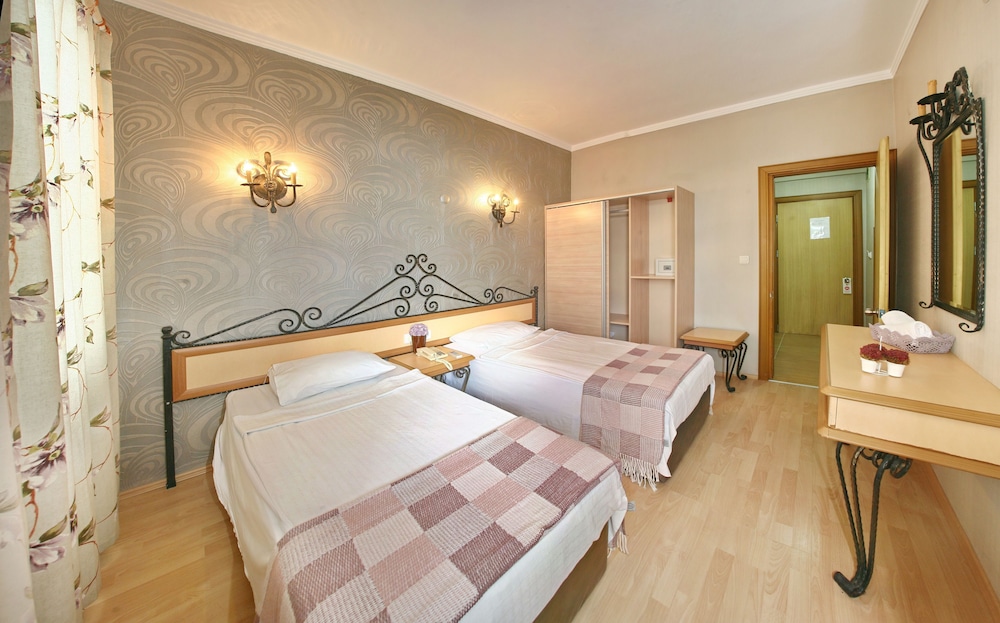 Bella Bravo Suite Hotel 10/49