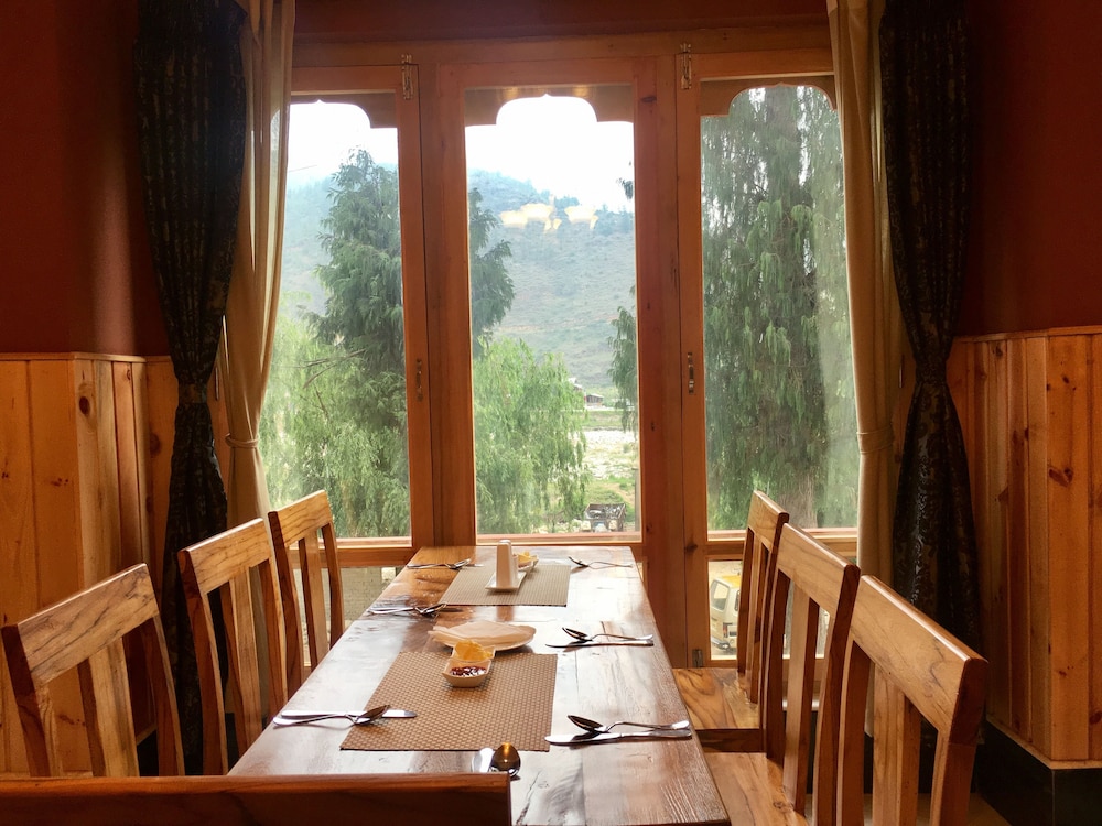Hotel Khamsum 23/32