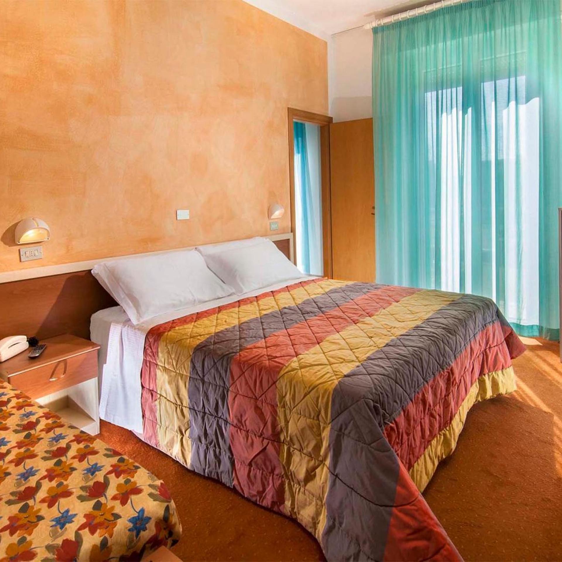 غرفة بسرير مزدوج أو سريرين منفصلين، Hotel St. Moritz 2/3
