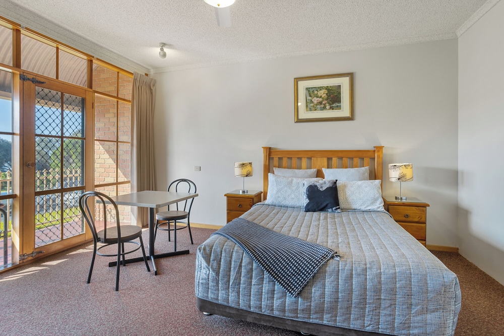 Bayview Motel Rosebud 16/60