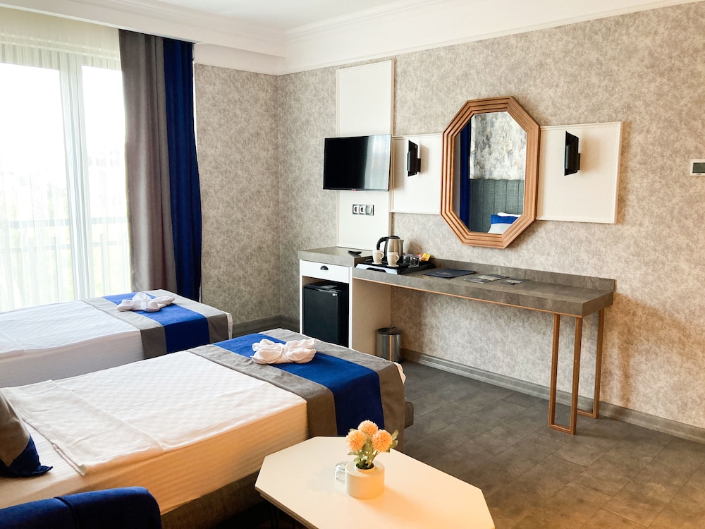 Nenessa Hotel 15/20