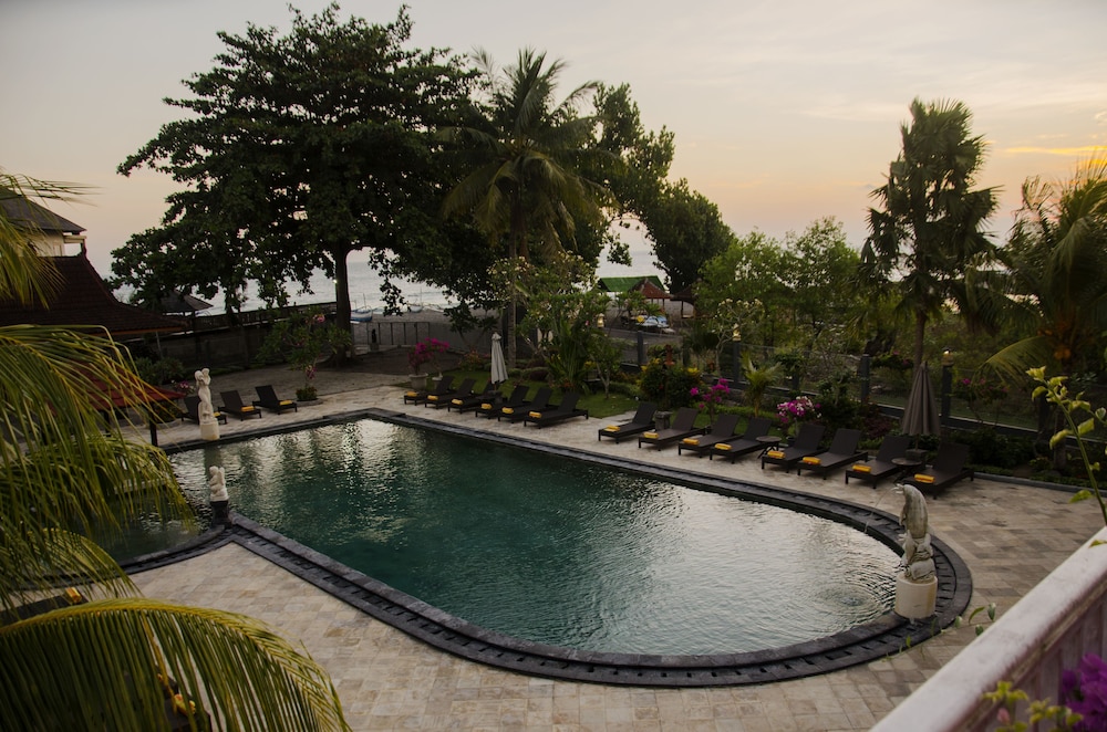 Puri Saron Senggigi Beach Hotel 62/63