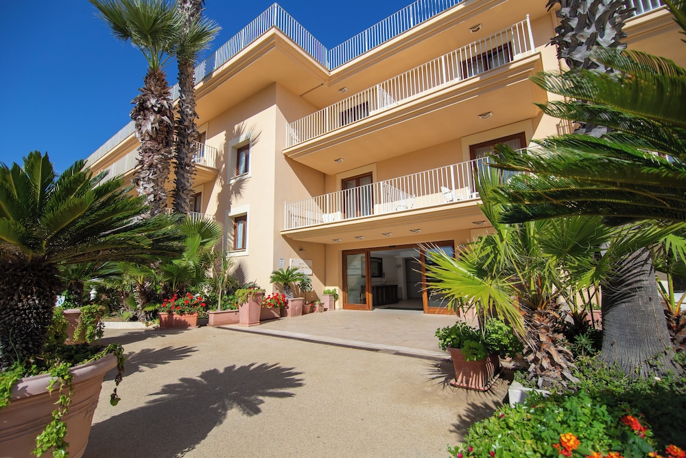 Dioscuri Bay Palace Hotel 6/75