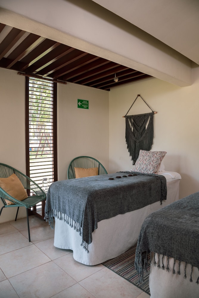 Laguna Suites Golf & Spa 16/50