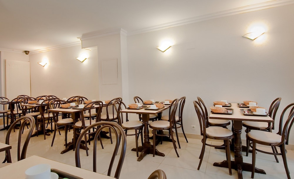 Marys Hotel Republique 47/60