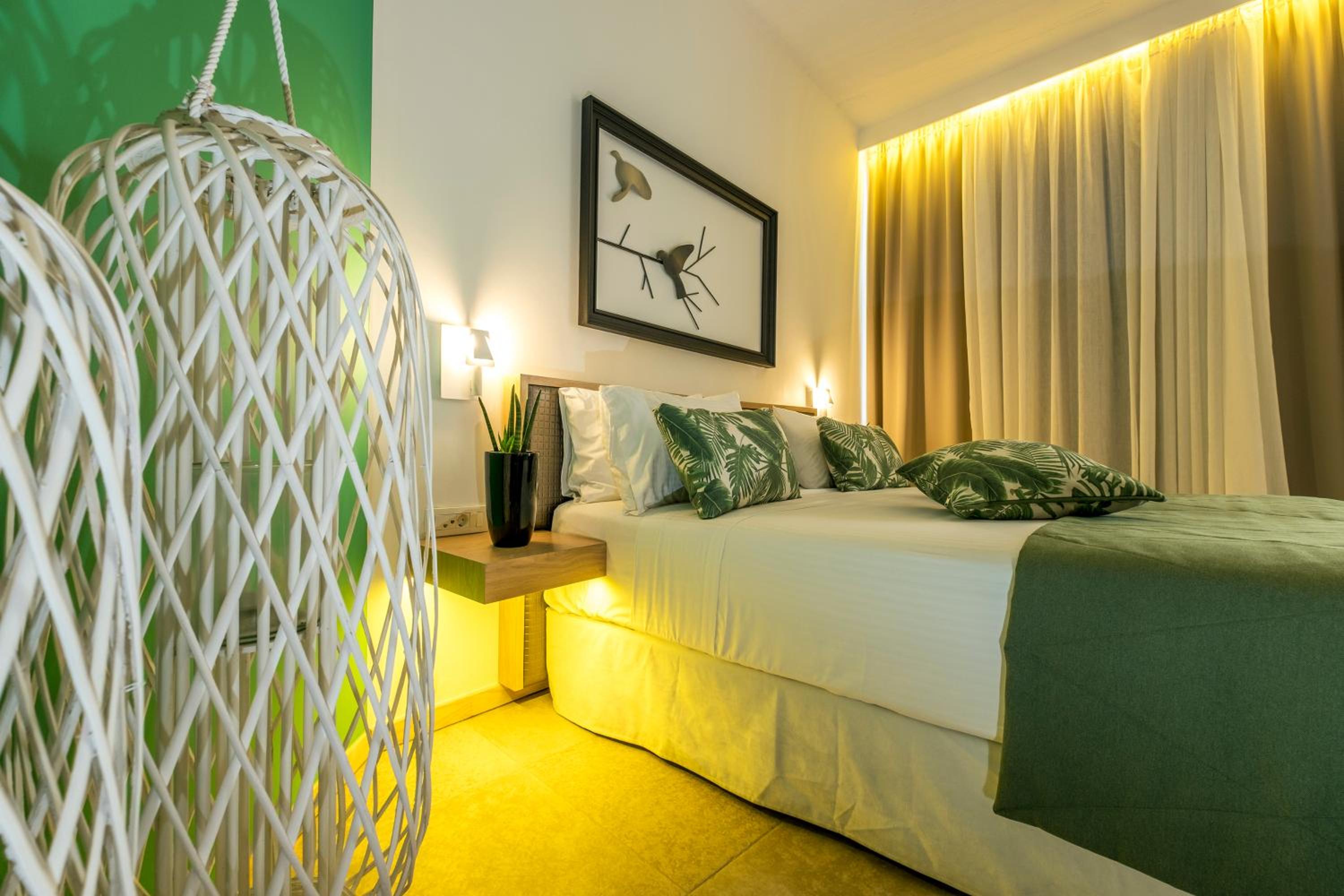 Kalamaki Luxury Suites 16/51