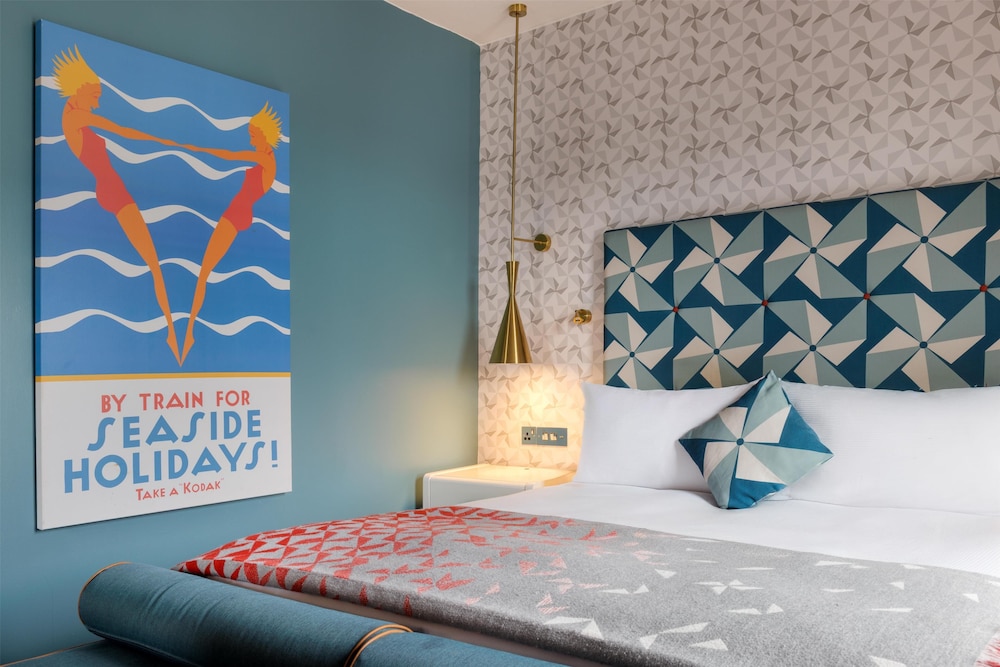 غرفة سوبيريور بسرير كينج، Hilton Bournemouth 5/7