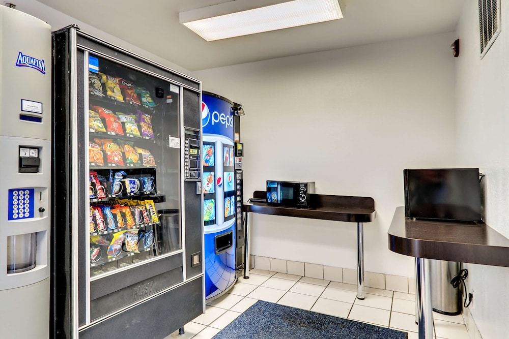 Motel6 Linthicum Heights, MD - BWI Airport 19/27