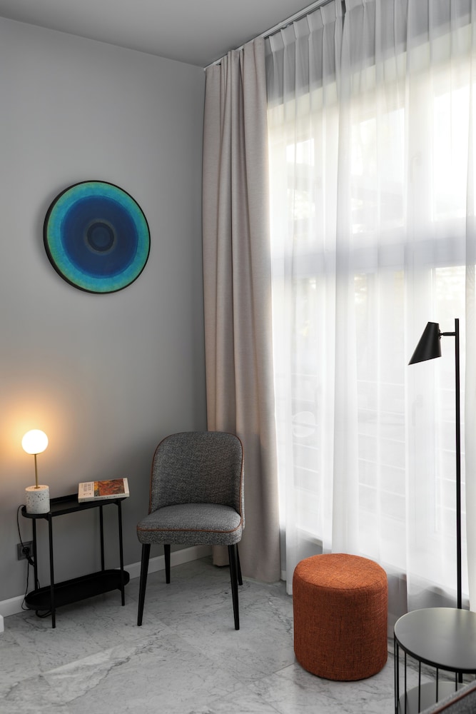 H11 Aparthotel 53/72